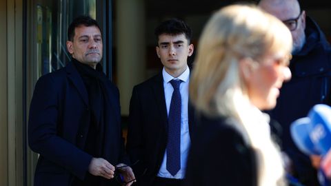 Cayetana Guill�n Cuervo, Leo Ayyashi y Omar Ayyashi.