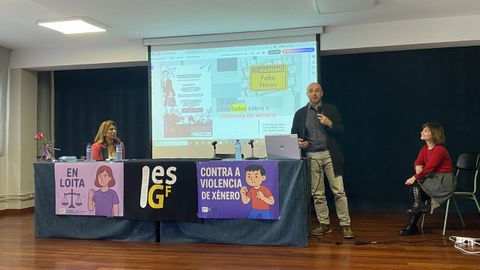 Sandra Pieiro, Lus Villares y Dalila Dopazo ofrecieron una charla sobre violencia de gnero