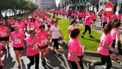 Participantes en la Carrera de la Mujer 2018 en el Muro de Gijón