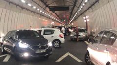 Coches atrapados en el interior del t�nel de O Folgoso
