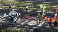 Accidente con cada de un coche desde un paso elevado en la A-54