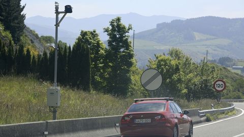 En el exterior del tnel se instal una estacin meteorolgica para saber los cambios del tiempo