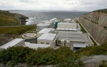 Instalaciones de la depuradora en Cabo Priori�o, en una foto de archivo.