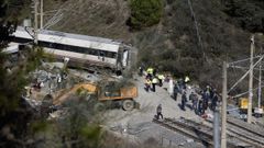 Efectivos de la Guardia Civil en el lugar del accidente