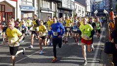 Imagen de la salida de la pasada edici�n de la carrera popular Mar de Boiro.