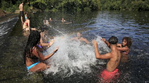 VERANO. En julio no llueve ningn da y en agosto, el da 6, se llega a los 39 grados en Lugo, como en el Mio, en O Piago. 