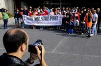 Protesta en agosto ante el Concello contra la pol�tica social del gobierno vigu�s. 