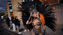 Una participante en el desfile del carnaval, el m�s concurrido de Europa