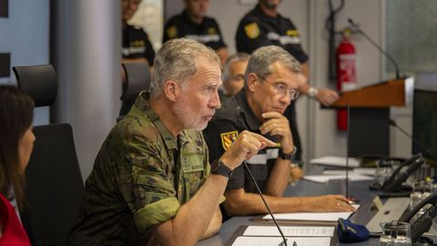 Felipe VI durante su visita el pasado día 17 al cuartel general de la UME