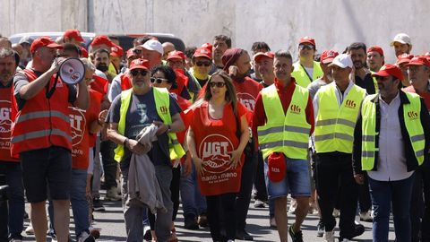 La manifestaci�n del metal por el centro de Ferrol