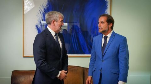 Miguel Albuquerque (derecha), junto al presidente de Canarias, Fernando Clavijo, en una imagen de archivo.