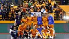 El equipo burelista, arropado por su afici�n tras la derrota contra el Melilla.