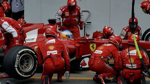 Parada en el box de Ferrari en el GP de Brasil