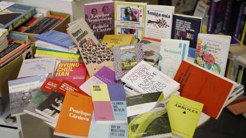 Selecci�n de lecturas �peque�as�, en la librer�a Berbiriana, de A Coru�a.