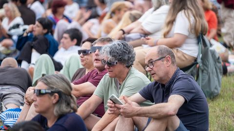Eclipse total en Asturias desde el Parque de los Pericones, en Gij�n