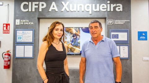 La vicedirectora del CIFP A Xunqueira, Ana Gonz�lez del Valle, y el director del centro, Santi Ferrer