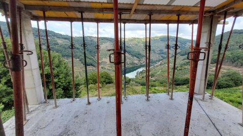 Una de las viviendas que está siendo rehabilitada en la aldea de Bexán