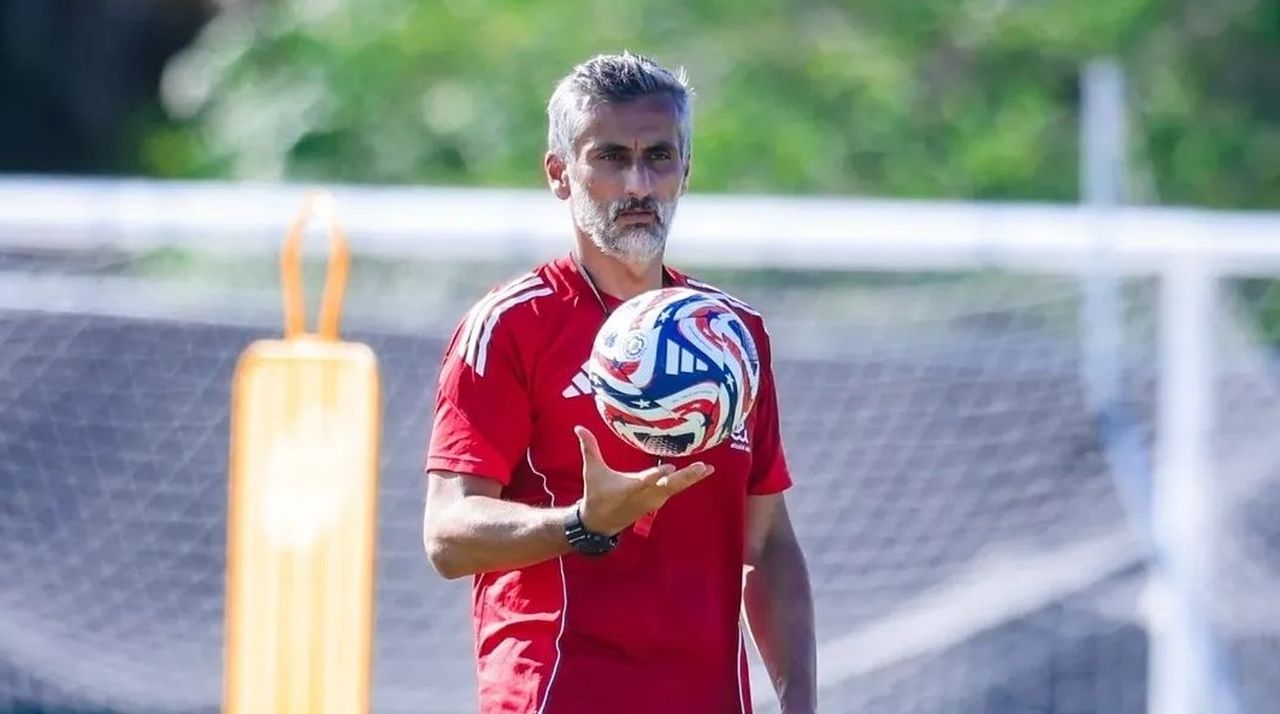 Youse Riveiro José Riveiro: «Llegamos al Mundial de Clubes con once sesiones, pero ...