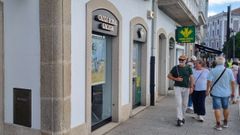 Imagen exterior de la oficina de Caixa Rural Galega en Viveiro, la �ltima de las abiertas hasta ahora 