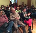 Los vecinos que abarrotaron el sal�n habilitado en el centro de interpretaci�n despidieron a la corporaci�n con aplausos. 