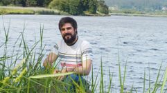 Sergio Casti�eiras, m�s conocido en la escena musical como Secho, es de Dodro y actualmente vive en Padr�n. Trabaja como t�cnico de electr�nica en una f�brica de Santiago y lleva sobre los escenarios 12 a�os. Fruto de la pandemia, este verano saldr� a la luz su nuevo trabajo discogr�fico, un proyecto que le ha robado muchas horas y que le devuelve la ilusi�n