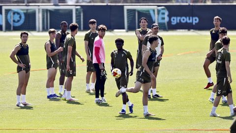 El Celta Fortuna viaj�al completo al Barcelona y Fredi �lvarez dispondr� de su mejor once para abrir la fase de ascenso.