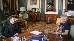 Sean Penn, recibido en Kiev por el presidente de Ucrania, Volodymyr Zelensky, el d�a de la gala de los �scar.