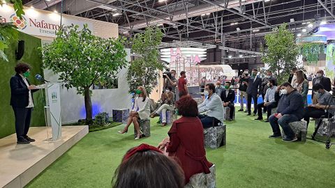 La consejera de Turismo, Berta Pi��n, en el stand de Asturias en Fitur 2021