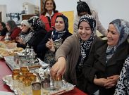 Las alumnas, de entre 22 y 67 a�os explican que �nuestra comunidad ya ech� ra�ces� . 