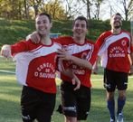 Los jugadores del Escair�n celebran un gol en Antas. 