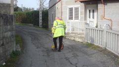 Comienzan los trabajos de mejora del camino de Moura de Arriba en Barbads.