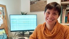 La barbanzana tiene un despacho en su casa de Muros desde el que trabaja a distancia para la ONU. cedida