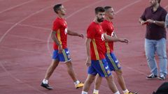 Abucheos a Piqu� en el entrenamiento de la selecci�n espa�ola