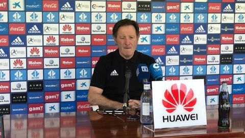 Anquela rueda de prensa Requexon Real Oviedo.Anquela, durante la rueda de prensa