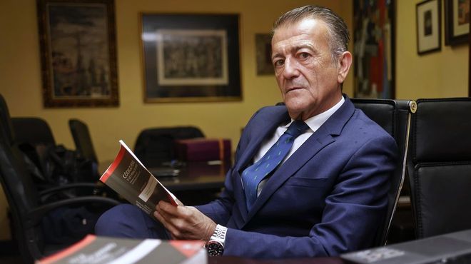 Estanislao de Kostka Fern�ndez curs� las carreras de Derecho, Ciencias Pol�ticas, Sociolog�a.