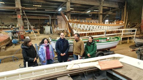 Alfredo Fern�ndez R�os, junto al presidente de Agalcari, Ram�n Collazo, en Astilleros Catoira.