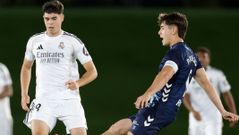El capit�n del Celta Fortuna, Pablo Meix�s, durante el partido frente al Real Madrid Castila.
