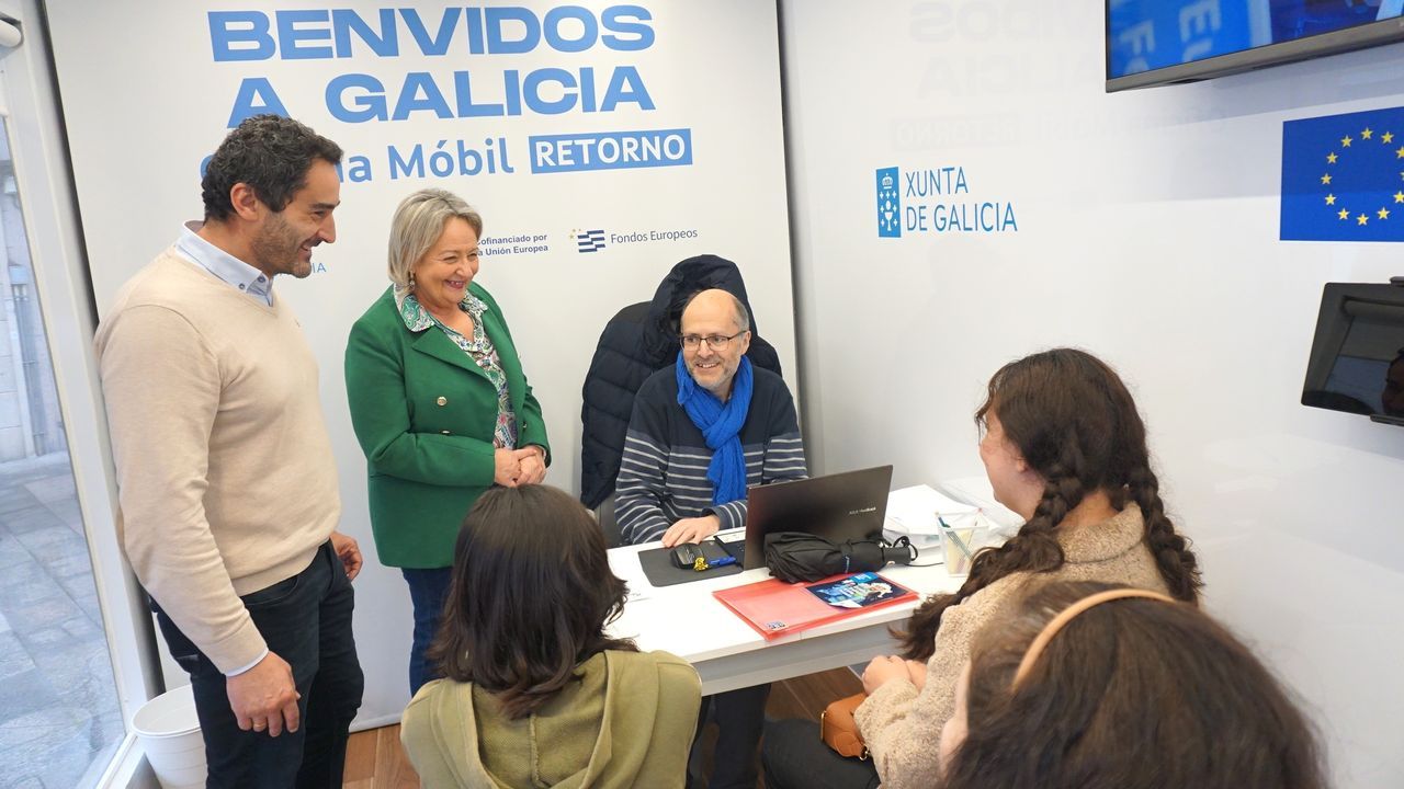 Visita de la oficina móvil de retorno de la Xunta a Lalín