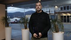 Bernardo Fraga, portavoz de Por Viveiro, afirma: <span lang= gl >�Por Viveiro naceu como forza local con vocaci�n de servizo, non de permanencia, e cremos que � mellor que ning�n partido te�a maior�a absoluta�</span>