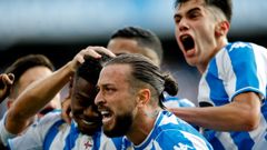 William, H�ctor y Villares celebran un gol