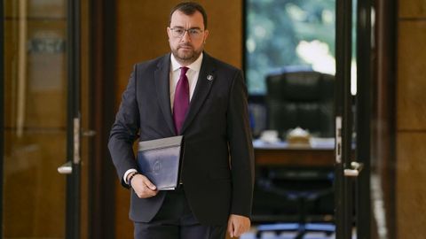 El presidente del Principado de Asturias, Adri�n Barb�n