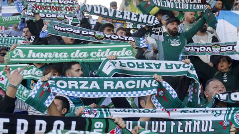 Bufandeo de los aficionados del Racing Club Ferrol.