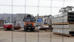 Imagen de las obras de construcci�n del segundo m�dulo de engorde de Aquacria Arousa en Bico da Ran, Cambados.