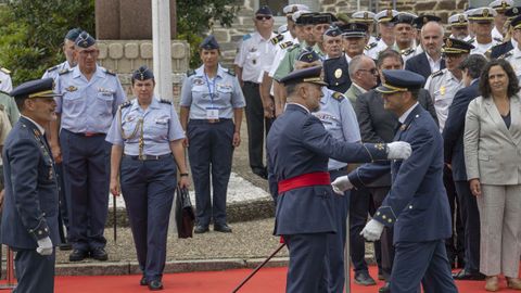 El emotivo acto de toma de posesi�n del jefe del aer�dromo cont� con desfile, m�sica militar y recuerdo a los ca�dos.