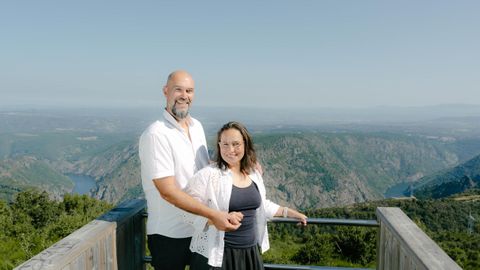 Jon y Diana se mudaron desde Londres a una aldea de Parada de Sil