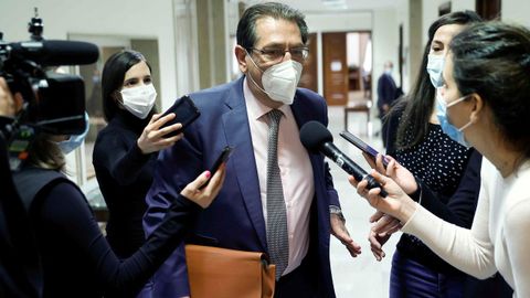 El juez Enrique Arnaldo, hoy, en los pasillos del Congreso.