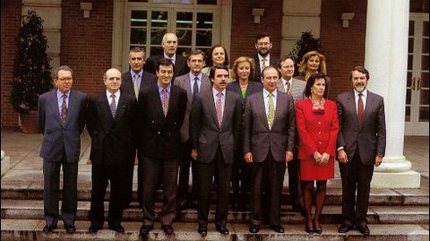 Los ministros del primer gobierno de Jos� Mar�a Aznar en mayo de 1996. 