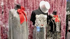 Elsavadeboda apuesta por la combinaci�n de negro y plateado.