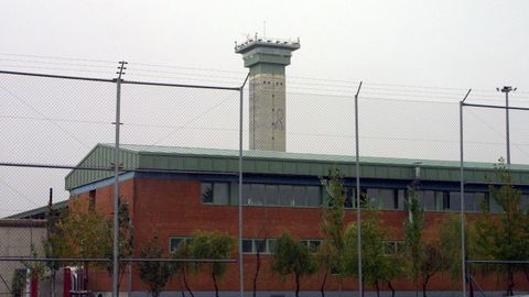 Imagen exterior de la c�rcel de Topas, Salamanca.