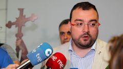 El secretario general de la Federaci�n Socialista Asturiana (FSA), Adri�n Barb�n